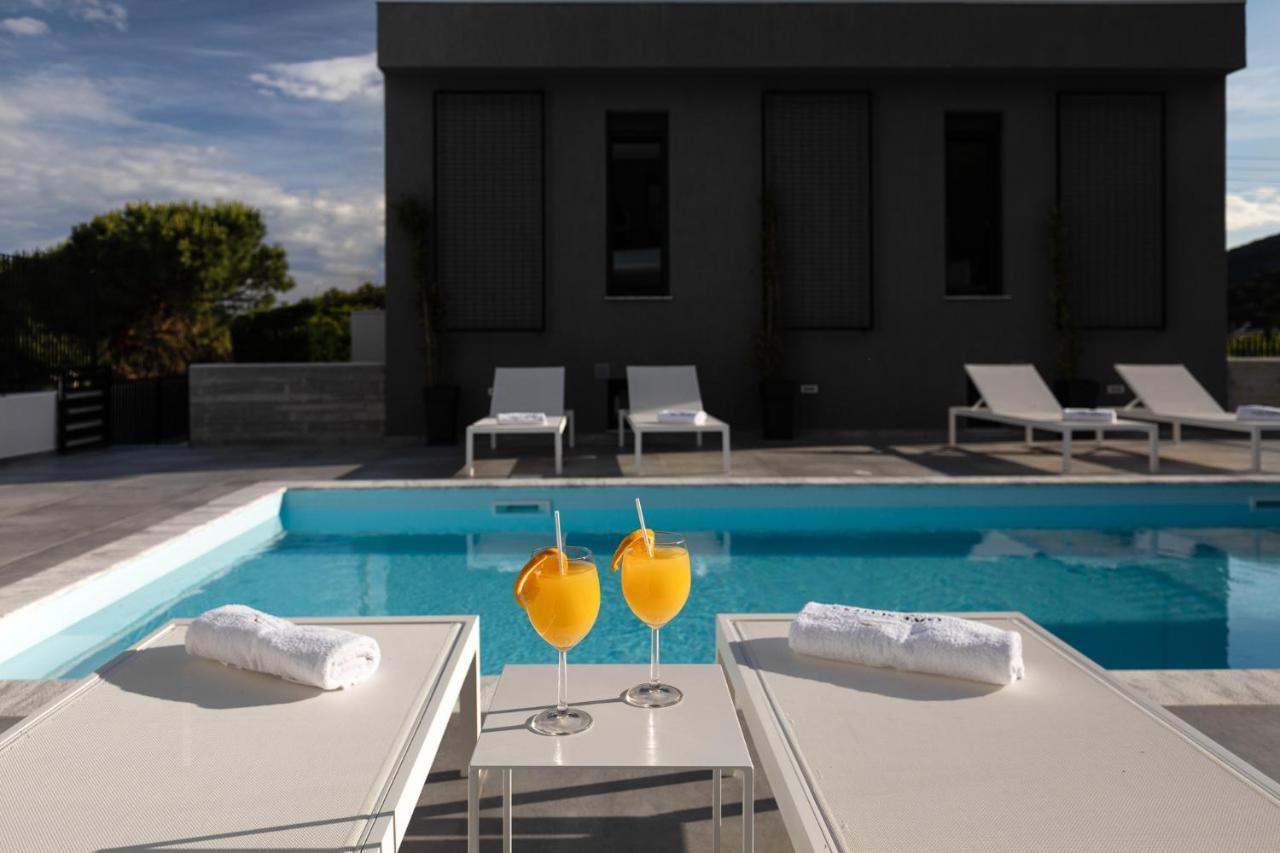 Cove Suites Nea Iraklitsa Dış mekan fotoğraf